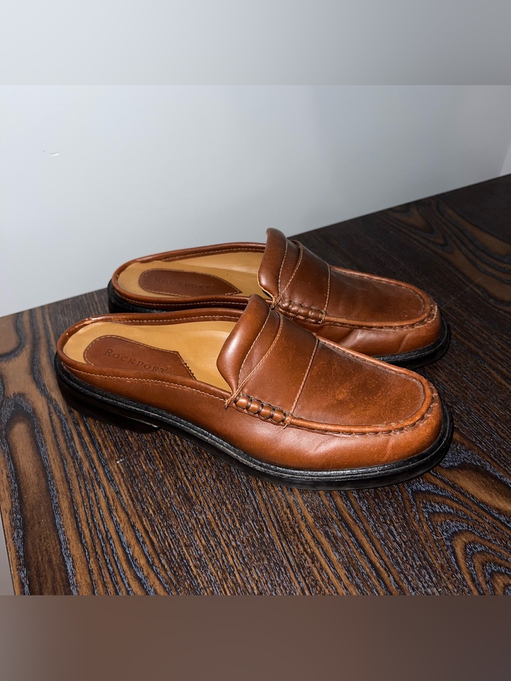 Rockport vintage brown leather slip on loafer style mule made in Brazil